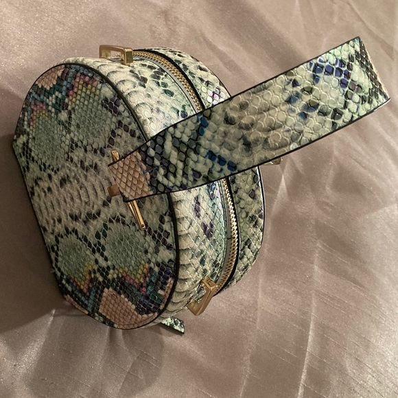 Round Crossbody Bag - Python Leather - Picture 2 of 7